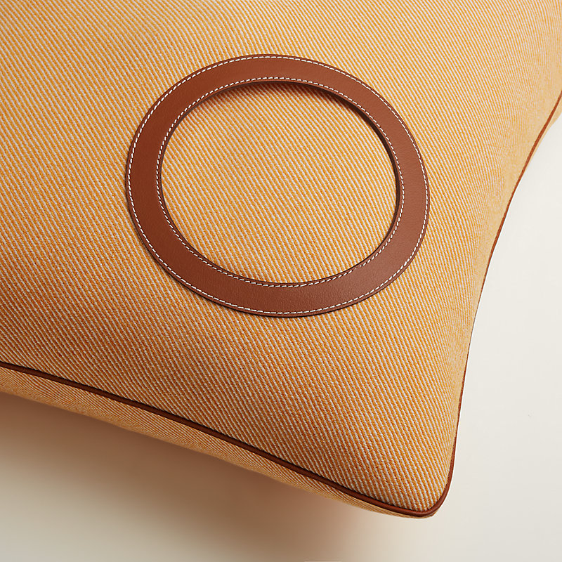 ツイルクッション 《ポケット》 | Hermès - エルメス-公式サイト